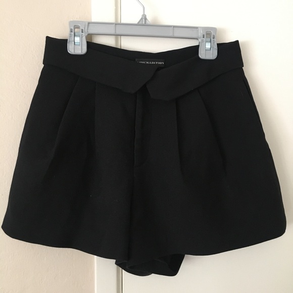 Black shorts - Picture 1 of 3